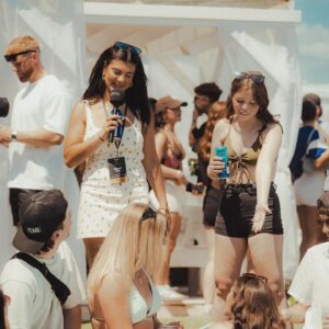 Olivier Primeau Instagram - Notre premier weekend au Beachclub était incroyable 🤩 🔥 #beachdayeveryday