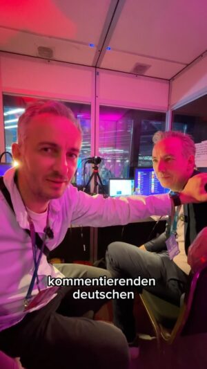 Olli Schulz Instagram - Es kann losgehen!🥹🤝
Ab 20:45 Uhr als Videostream auf unserer Website!✨

#JanPrixOlliVision #eurovision #eurovision2024 #fm4 #radiofm4