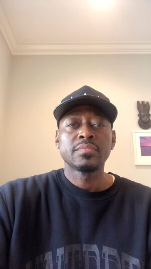 Omar Epps Instagram - Let’s literally get joined by blood…
Roll up your sleeve and help save a life! 🙌🏾🙌🏾
Tap in now with @americanredcross at joinedbyblood.org 
#JoinedByBlood #AmericanRedCross #TeamUp4SickleCell #ad