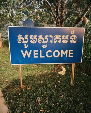 Onadio Leonardo Instagram - Short trip in 🇰🇭
