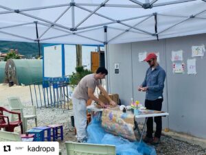 Öner Erkan Instagram - antep hatay istanbul ve izmirde oynadık. fırsat buldukça da oynamaya çalışıcaz. destek olan herkese teşekkürler…. çocuklar çok güzeller☀️birlikte biz de…@kadropa @simgegunsan  @kaan.erkan_