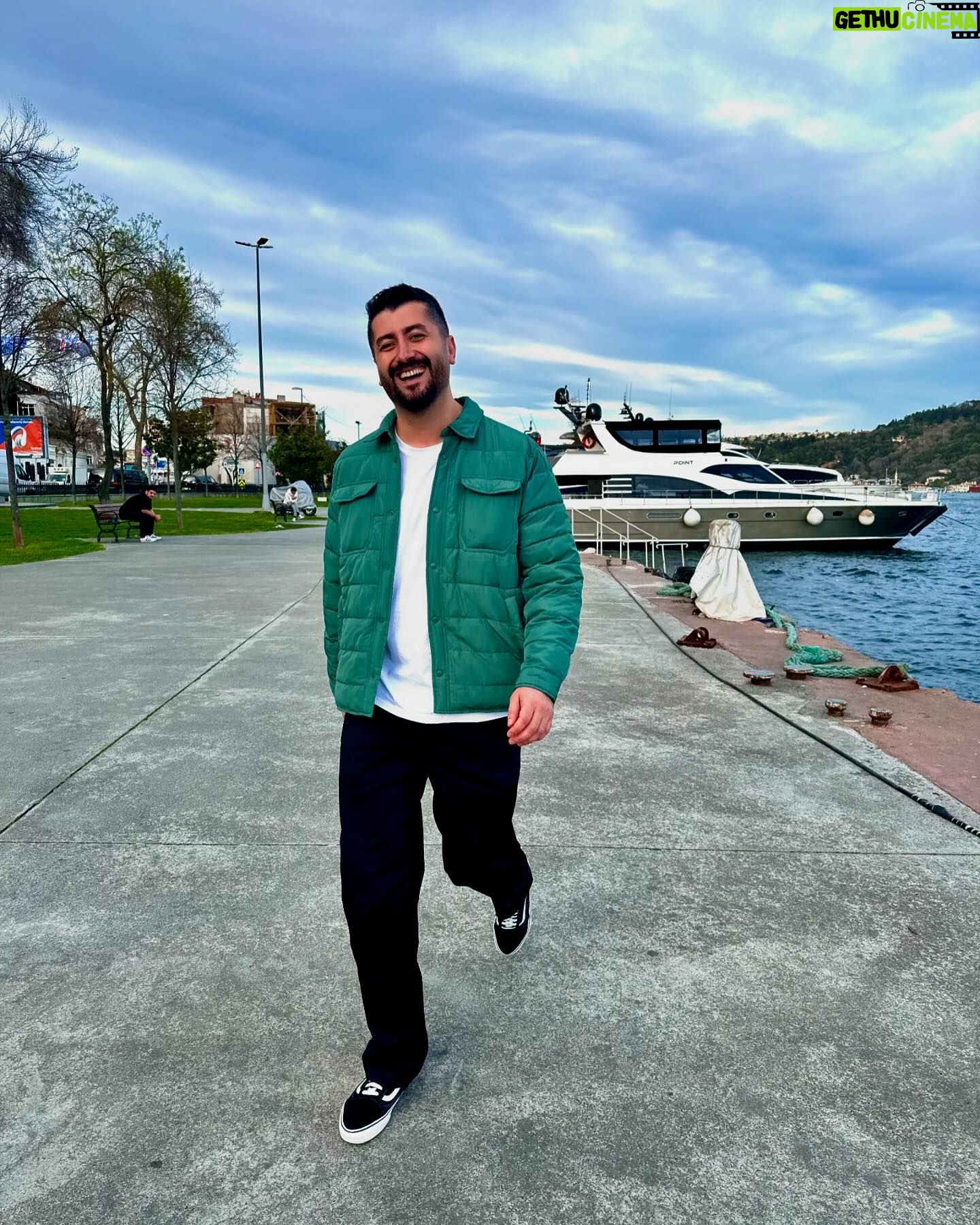 Onur Akbay - 3 Likes - Bahar aylarının son fotosu 😀
📸: @alicantatar__