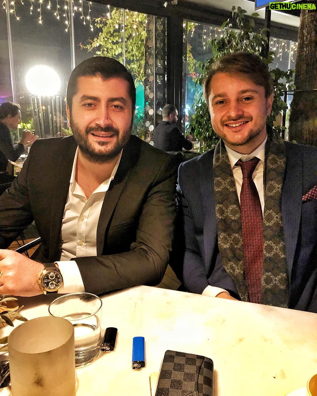 Onur Akbay - 23.7K Likes - 8 yıldır yanyana ve beraber geçireceğimiz nice yıllara..