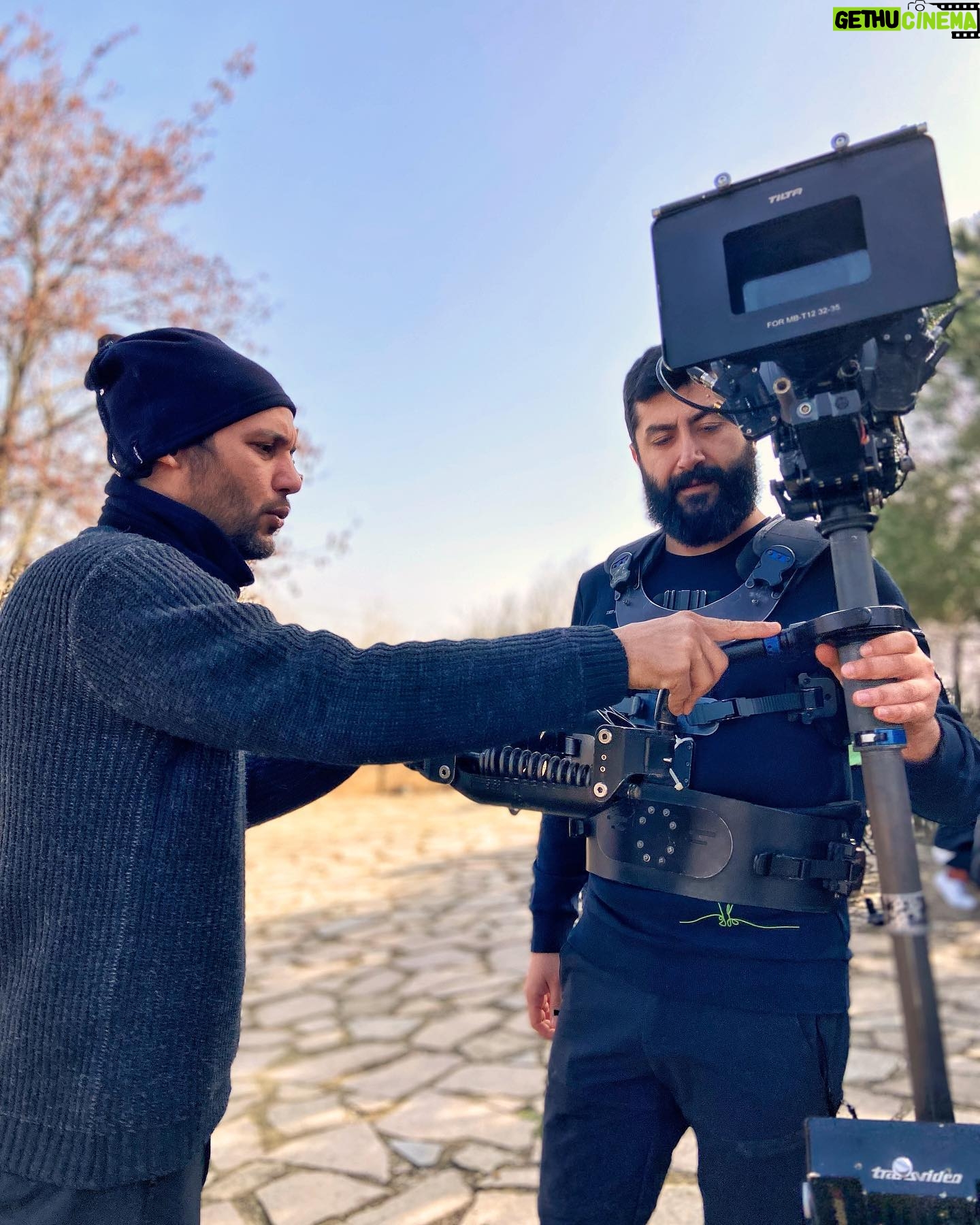 Onur Akbay - 46.5K Likes - Steadicam sevdamız sorgulanmasın 😄 Her ne kadar @yilmaz.alii kullanımını öğretmek istemese de arada kaçırıyorum 😄😄