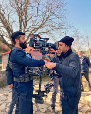 Onur Akbay Instagram - Steadicam sevdamız sorgulanmasın 😄 Her ne kadar @yilmaz.alii kullanımını öğretmek istemese de arada kaçırıyorum 😄😄