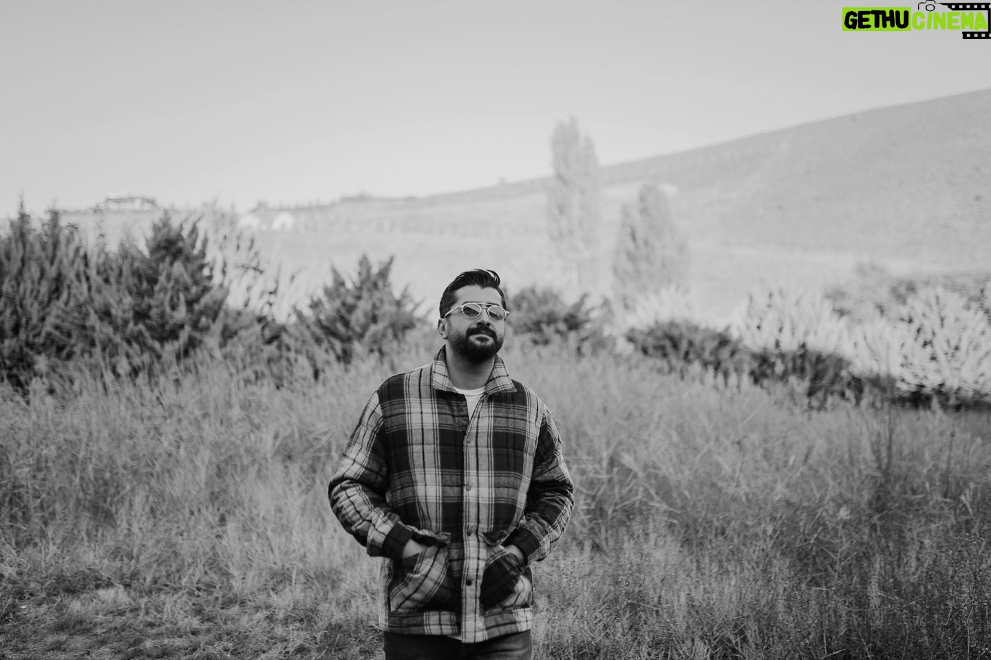 Onur Akbay - 35.6K Likes - Çok uzaklar ne tarafta? 🔭