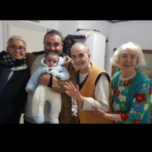 Onur Atilla Instagram - Dedem bize veda etti. Duruşuyla, üslubuyla, kararlılığıyla, hastalığına kadar kendi kendine yetebilmesiyle, muzipliğiyle, insanlığıyla beni ben yapanlardan sevgili dedem... acıların dindiği için huzurlu, daha çok zaman geçiremediğimiz için buruğum. Seni seviyorum... Sana teşekkür ediyorum... Hoşça kal.

Ali Nurhan Çelik 
20 Mart 1937- 5 Kasım 2023