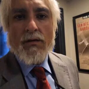 Onur Atilla Instagram - İbrahim Taytaylı ile Güldür'ün Arka Odası'na bakmak ister miydiniz? Sezon finalinde kuliste biraz dolaştı kendisi...
Oyunculardan sanat yönetmenimiz Ayşen'e, teknik müdürümüz İbrahim'den çayımızı kahvemizi eksik etmeyen Yılmaz'a, ses operatörümüz Mustafa Abi'den reji masasına kadar tekmili birden bu videoda! 🥸🤌