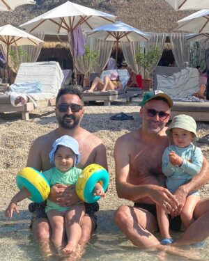 Onur Buldu Instagram - 3. geleneksel fethiye pozu :) @kozduygu @azizaslan @eyllculhaci ❤️❤️❤️