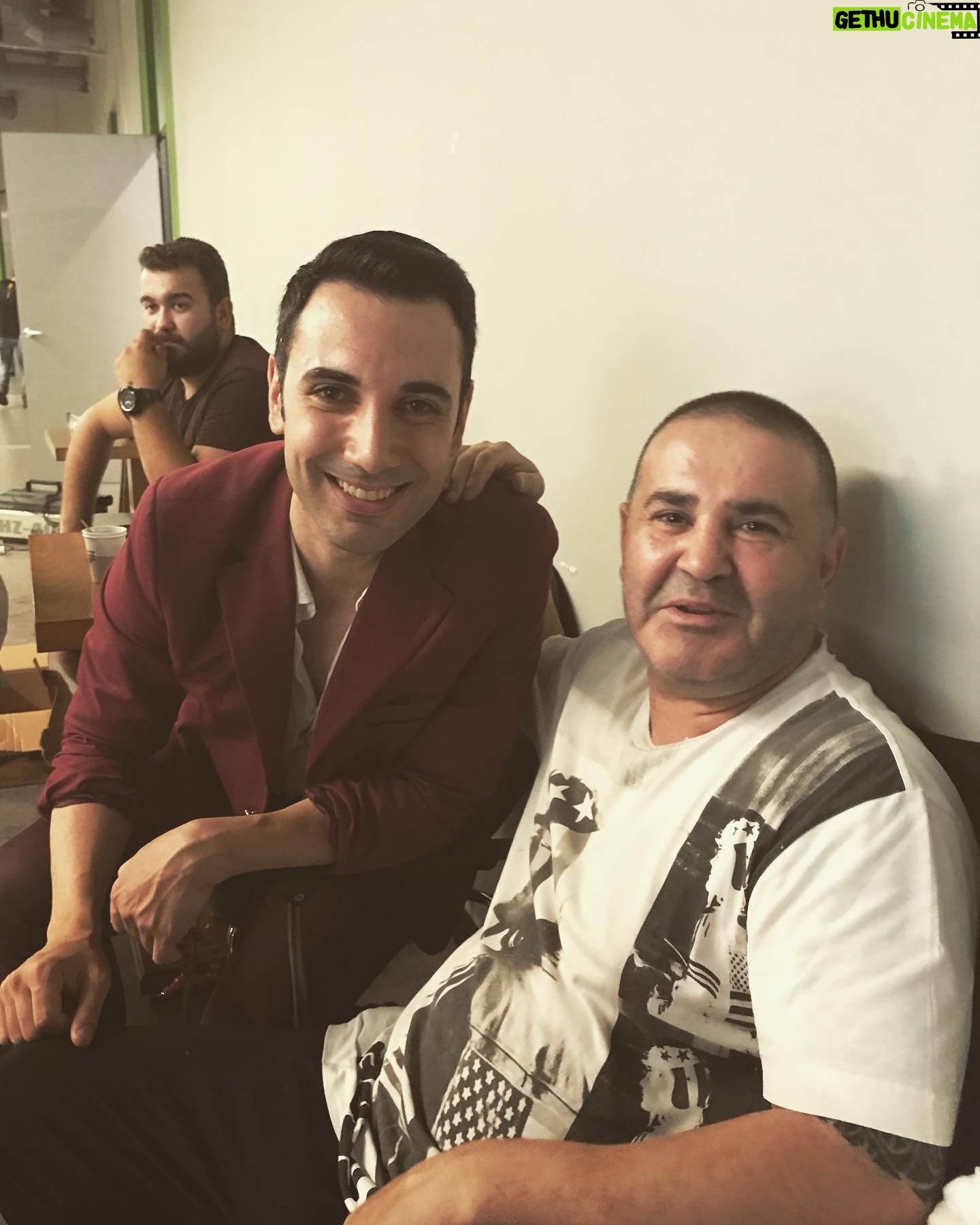 Onur Sermik - 3.1K Likes - Yeni internet dizimize moral ziyareti @safaksezer @bilalkalyoncu @kolejruyasi