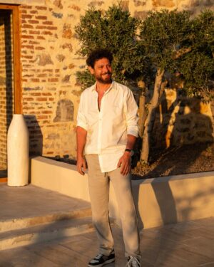Oral Özer Instagram - #loveguess @guess 🤍
#marcianomoment @marciano 
#reklam