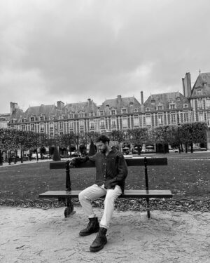 Oral Özer Instagram - bertolucci - godard ve 68' saygılarla. 
l'automne à Paris 🍁