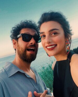 Oral Özer Instagram - Çok güzeliz ;) 💙