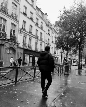 Oral Özer Instagram - bertolucci - godard ve 68' saygılarla. 
l'automne à Paris 🍁