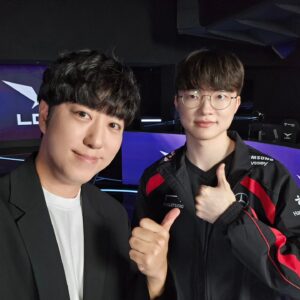 Orbit Instagram - 페이커 그는 신이야
신은 주사위를 던지지 않지만 롤은 하는 듯

전설의 전당 1호 헌액자로 입성한 페이커
또 대상혁이야 이제 다시 기습숭배해야 해
진심으로 축하드리며 정말 영광이었습니다

어떤 각도로 봐도 빛나는 그의 멋진 용안은
결국 비슷한 사진을 여러 장 넣게 만들었다

항상 공부하고 성장하고 고민하는 혁신가
페이커의 전성기는 인간의 평균 수명일 듯

League of Legends professional gamer Faker, he is a god. God doesn't play dice, but he seems to be playing a game called LOL. I sincerely congratulate you on being selected as the first inductee into the Hall of Legends. I hope Faker’s skills in his prime will never change.
#faker #lol #sktt1 #t1 #leagueoflegends 
#riotgames #페이커 #롤 #리그오브레전드