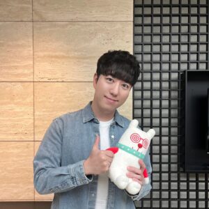 Orbit Instagram - 전지적 참견 시점
감사하게도 과학 이야기가 가득했던
꽤 바빴지만 즐거운 촬영이었습니다

긴 VCR 촬영과 스튜디오 촬영까지 
오랜시간 고생하셨던 제작진분들과
우주를 보여주신 화천조경철천문대

바쁜 일정 중에도 나와주신 김풍형님
오랫동안 함께한 뇌과학자 우리 영조
멋진 과학실험 크리에이터 코코보라
늘 다정한 애굽민수 곽민수 소장님과
든든한 친구 서울스트리밍스테이션과
믿음직한 우리 모어사이언스 동료들

먼 길 함께해준 그레이, 쿠기, 원재도
정말 고맙고 즐거웠고 행복했습니다

보내주신 많은 사랑에 깊이 감사하며
돌려드릴 수 있도록 더 열심히 할게요

I was able to talk a lot about science by appearing on a famous public TV entertainment show in Korea. It was truly an honor for me. I will try harder in the future :)