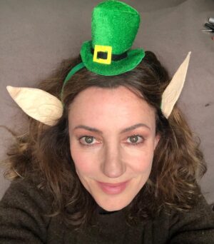 Orla Brady Instagram - Elf isolating today ☘️☘️☘️Happy St Patrick’s Day wherever you are....hopefully self isolating or with family only. #elfisolation #StPatricksDay #irishromulans