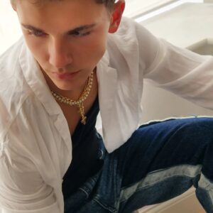 Oscar Curtis Instagram - Im back 🙋‍♂️
.
.
.
.
.
.
.
.
.
.
.
.
.
.
.
.
.
.
.
#actor #model #fashion #jewellery #acting #younghollywood #Hollywood #northernactors #face