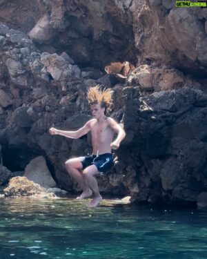 Oscar Stembridge Instagram - 1,2,3 jump…💦 #oscarstembridge