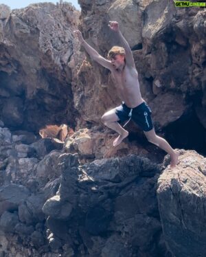 Oscar Stembridge Instagram - 1,2,3 jump…💦 #oscarstembridge