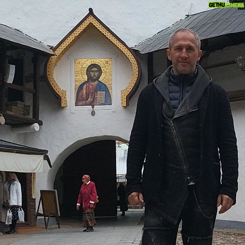 Oskar Kuchera - 3.3K Likes - Печеры.... храм... красота нереальная... попросил Бога о мире.