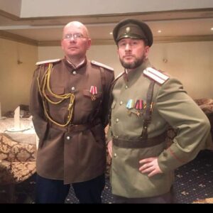 Oskar Kuchera Instagram - С днем рождения,  мой талантливый друг! В это непростое время, пожалуй,  лучшая фотка. С наших съемок. Так и хотелось бы, чтобы война оставалась только в кино! Мира, брат!