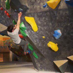 Osric Chau Instagram - First climb in awhile and managed to do a 4 hex! Need to pace myself though... Very sore now 😅