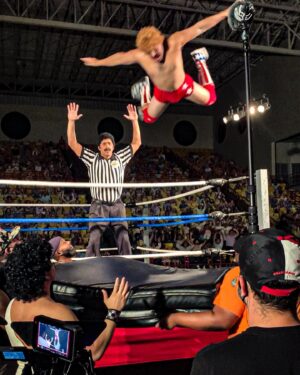 Osvaldo Friger Instagram - Para los que me han preguntado aquí un preview de lo hemos estado trabajando “Las Súper Estrellas de la Lucha Libre” ahí algunos del tremendo Cast 😬 yo tuve el privilegio de interpretar a mas Amado y Odiado a la Vez la leyenda @realchickystarr Gracias a todos lo que hicieron este proyecto posible Director @transforortiz Producción y AD’s @eddierosrod @kathygarciapr @rietescottie ejecutivos @carlos.nido y al resto de Crew & Cast que se botaron. Desde los vestuarios y makeup hast crafty un honor trabajar juntos a ustedes.