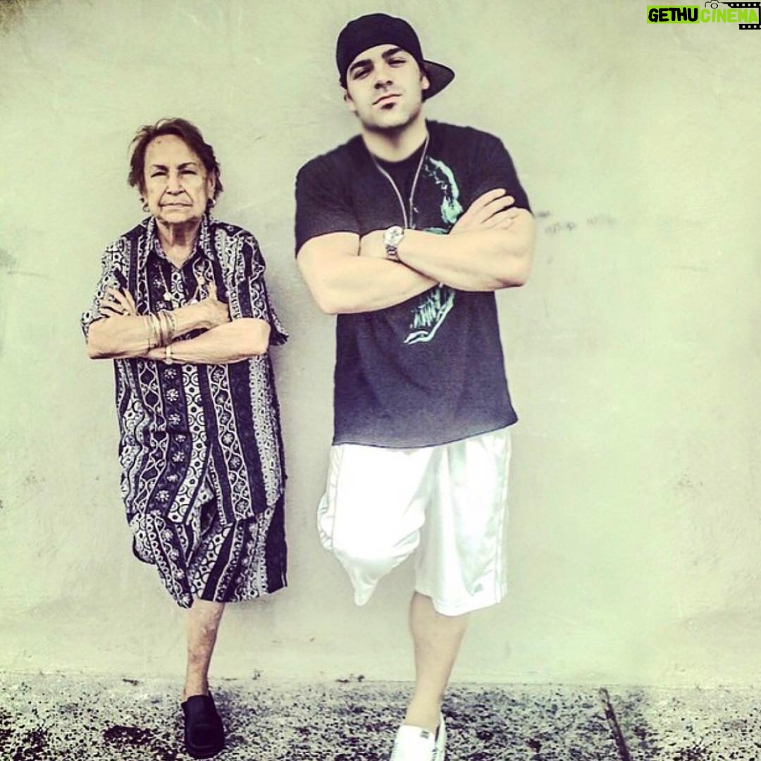 Osvaldo Friger - 1K Likes - Cada vez que pueda y que no sea demasiado frecuente posteare esta foto! Para compartir con ustedes y presentarles aquellos que no la conocieron en Vida, a una de la mujeres más especiales que pude tener! ##MiAbuela #MiGanga #MiCrew #myGrandma