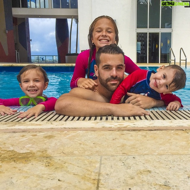 Osvaldo Friger - 693 Likes - 3 de los Amores de Mi Vida!