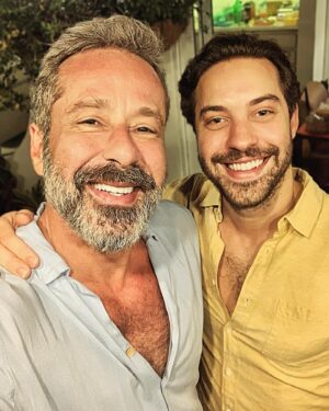 Otávio Martins Instagram - Dia dos namorados é também o dia do aniversário dele ❤️ It’s Valentine’s Day in Brazil and also Sam’s birthday 🎈
