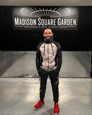 Ottman Azaitar Instagram - From the bottom of my heart I first of all want to thank Allah for this valuable lesson. Today God decided for me to face the first loss in my career and I take this decision with Gratitude. I can’t blame myself for anything , since I gave my best throughout the whole camp and in the Fight! This is all we can do! We might control to fight and to don’t give up, but  we not in control of the outcome ! 
I will be back soon In schaa Allah 🙏🏽

I want to thank the @ufc @seanshelby @danawhite for giving me the opportunity to represent my people. 
Today was not my day, but I won’t stop trying on making you proud. I love you Morocco 🇲🇦 
Thanks to all my supporters all over the world 🙏🏽
Alhamdulilah For Everything ☝🏽
