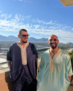 Ottman Azaitar Instagram - Eid Mubarak to my sisters and brothers all over the world 🌎 🐑 

‎عيد مبارك سعيد، اعاده الله علينا و عليكم و على جميع المسلمين باليمن 
‎و البركة. كل عام و انتم و العائلة بالف خير و هناء