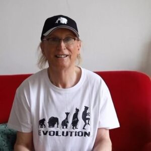 Otto Waalkes Instagram - Hallo Freundeee! Einige von euch haben ihn vielleicht ja schon entdeckt: meinen neuen ottifant.de Shop. Wir haben viele Monate dran gearbeitet und nun ist er endlich fertig! Inklusive neuer Fotos und Zeichnungen von mir. Es gibt auch neue Artikel zu entdecken. Und ihr alle bekommt 15% Rabatt auf alles im Shop (bis Mittwoch, 22.2.23). Der Rabatt wird euch automatisch im Warenkorb abgezogen – da braucht ihr nicht extra einen Code eingeben! Wirklich toll – da kann nichts schief laufen. Den einzigen, den ihr aus dem Shop leider nicht bestellen könnt, bin übrigens ich. Ich bin einfach zu groß und schwer für den Versand in einem Paket! Hihi… Hab zu viele meiner Ottifanten-Artikel genascht. Schaut doch mal vorbei, den Link findet ihr in meiner Bio. Ich freu mich auf euch! Holdrio Euer ott0