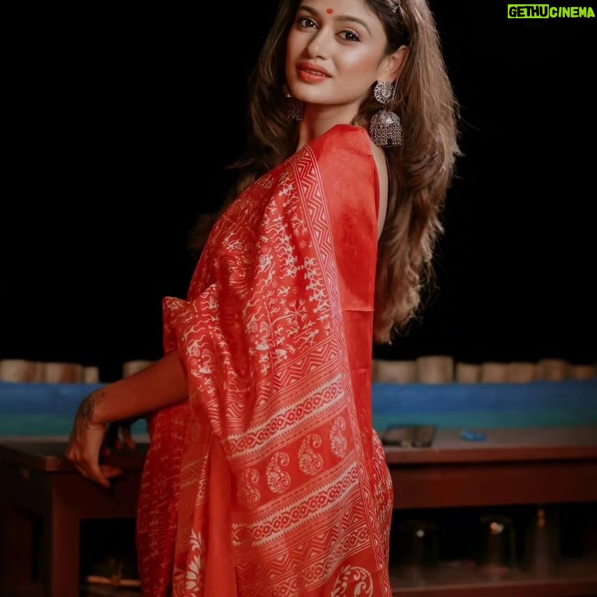 Oviya - 31.1K Likes - ❤️#oviya#saree #womanpower