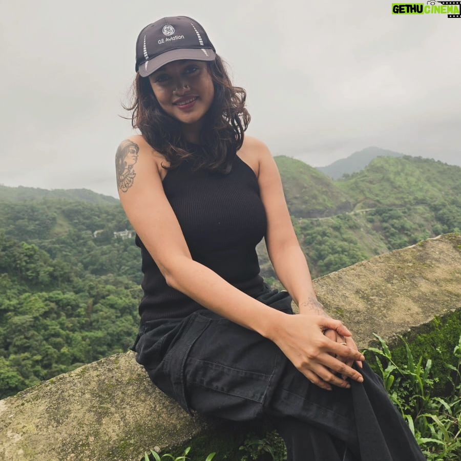 Oviya - 36.8K Likes - 💞