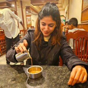 Oviya Instagram - Filter coffee is My favorite  #filtercoffee #nofilter #oviyahelen #oviya #oviyahelenofficial