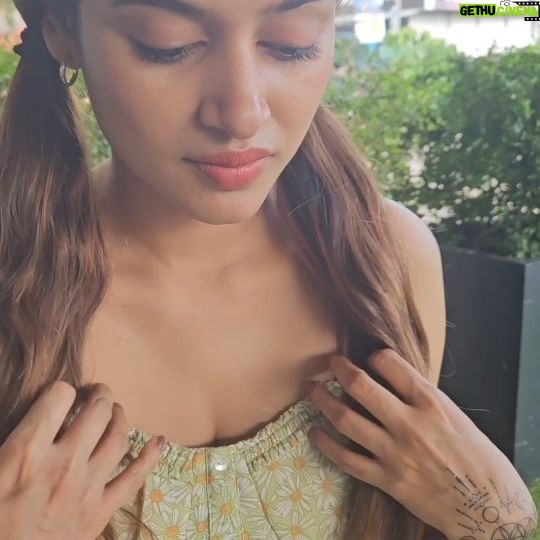 Oviya - 58.8K Likes - Want to taste? #oviyahelen #oviyahelenofficial #oviya #chocolate #baked #yum #lickmeallover