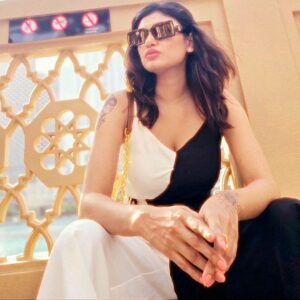Oviya Instagram - 
