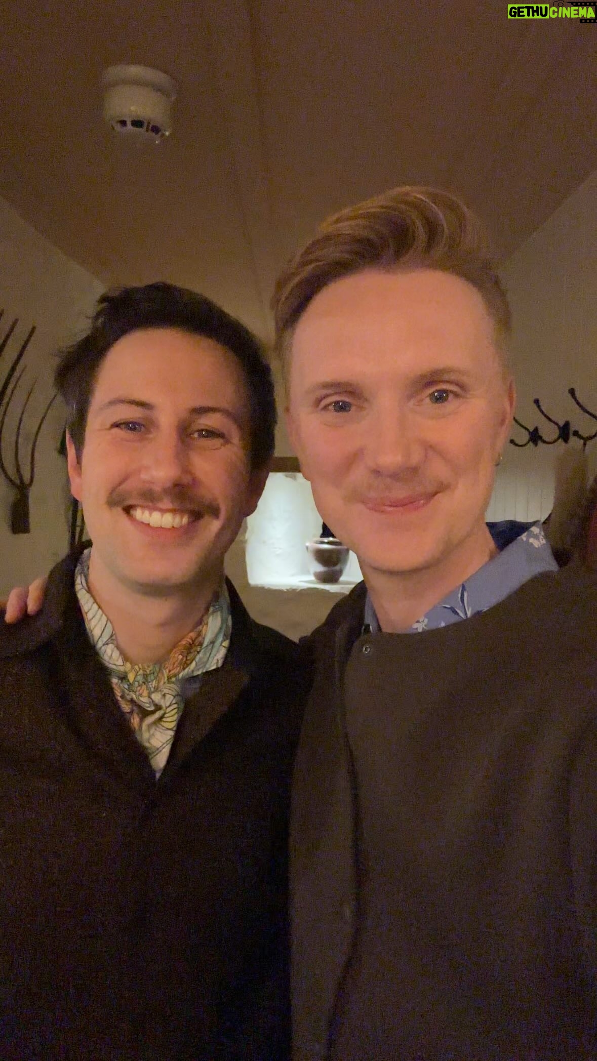 Owain Wyn Evans - 2K Likes - What a treat š„° I had a stunning few days away recently with The Dr in Narberth. Antique shopping, countryside perusing and an absolutely sensational stay at @groveofnarberth ā¤ļø Hereās what we got up to! #Gifted #pembrokeshire #narberth