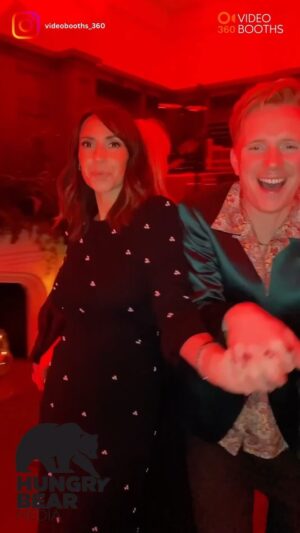 Owain Wyn Evans Instagram - Have you ever been on one of these rotating camera rigs before? 😂 The Dr and I caught up / gyrated with fellow former Ammanford resident @alexjonesthomson AND dahling from icy adventures @glamzin last night at a v special birthday do. Happy Birthday big bear! 🐻 @hungrybearmedia ❤️❤️❤️