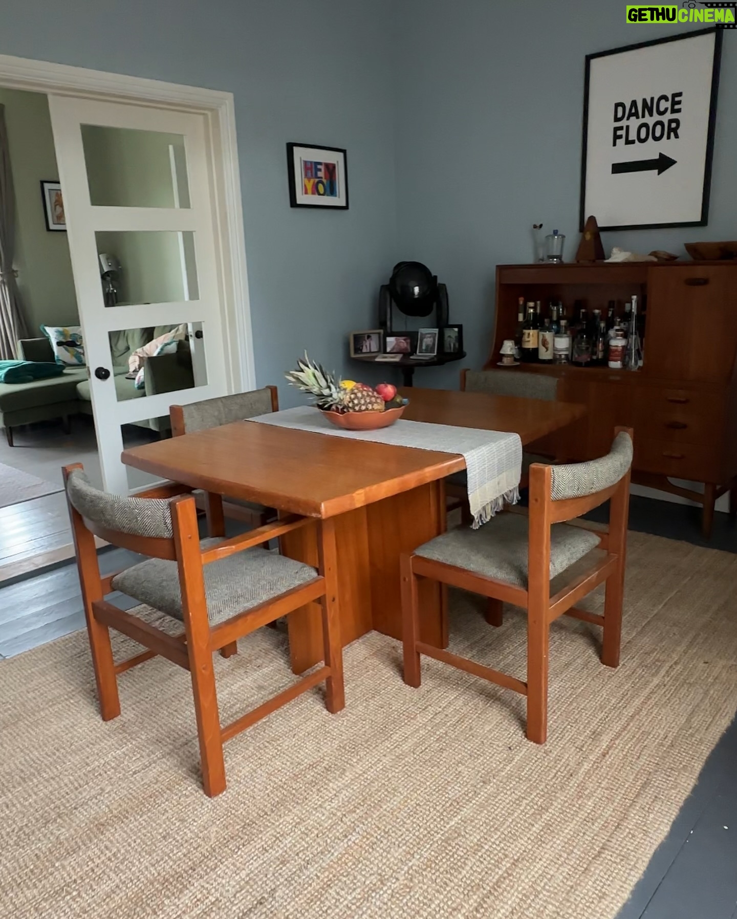 Owain Wyn Evans - 5.5K Likes - Question: Is it sad to raise a glass to a new / old dining table?! 😂 🥂 Love this Danish bit of teak, we believe it’s 1960’s / 1970’s. Either way, j’adore! The stamp says it’s Gansø Mobler… any Danish furniture experts / enthusiasts out there 📣 Thanks to my lovely friend Chris for bringing it up the M4 in his gargantuan van 🚐 Happy weekend dahrls xx
#gangsomobler #vintagefurniture #midcentury