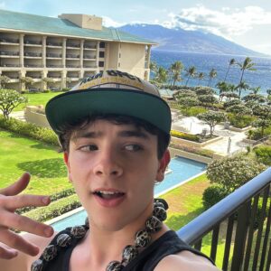 Owen Atlas Instagram - Wow hawaii is so beautiful #hawaii #maui #fourseasons #fourseasonshotel #island #gethacked #littleevil #owenatlas #awesomeview #suite #livinlife #travellife