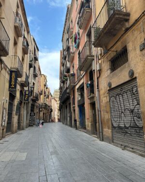 Owen Atlas Instagram - Traveling is just the best #traveling #travel #europe #london #england #uk #unitedkingdom #spain #tarragona #barcelona #calafell #owenatlas #littleevil #gethacked #fun