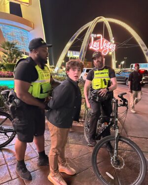 Owen Atlas Instagram - OH NO HELP ME!!!! @woods_kelvin #lasvegas