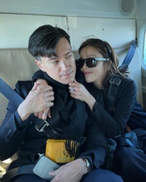 Owen Cheung Instagram - 眼中的你們😎

多謝兩位可愛既朋友
好少何喺鏡頭前坦蕩到咁
因為有兩位坦誠相對既朋友
👨‍👩‍👦👩‍👦‍👦👨‍👨‍👧
@laiwinki  @brianchu0523 

同埋咁完滿既旅程
好在一班
仲癲過我地既台前幕後
😘

多謝澳洲總陀主 @ta_carmentam 
悉尼既分陀 @jennifertungsy 

Supervisor @angietvb 
Director @sunnywk0425 
Pa Tim (自己tag返自己唔該😂）
writer martin
cameraman 
阿蘇（外號發財埋邊）@ahsoka211
阿郭
家俊 @kachun414 
收音 傑/杰 仔 

#約埋班friend去旅行