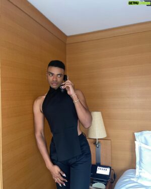 Owen Thiele Instagram - @yslbeauty calling to inform me this night isn’t about me