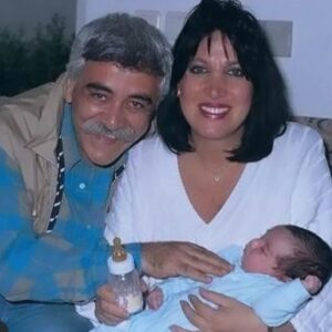Oya Başar Instagram - Canım Kızım,inanamıyorum 30 yıl olmuṣ,iyi ki doğdun, @ayskirca