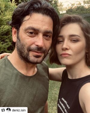Ozan Akbaba Instagram - #Repost @deniz.isin with @make_repost
・・・
Murat ve Zümrüt’e bi merhaba densin o zaman❤️‍🔥 / 👊😎