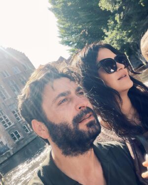 Ozan Akbaba Instagram - Sevgili sevgilim..

Doğup da bana dünyanın en çirkin çocuğunu (🧿) verdiğin için, hayalim olan filmin yapımcısı olduğun için, dünya tatlısı arkadaşlarınla dost olduğum için, sana sırtımı dayayabildiğim için iyi ki varsın, iyi ki doğdun. 

Seviyorum.. 🍀
